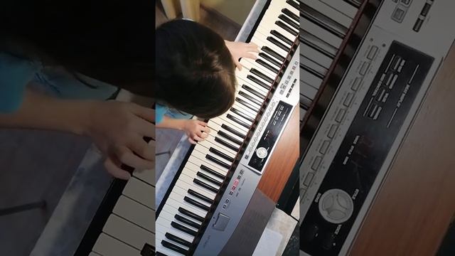 "Тень-тень" на пианино для новичков (обработка В. КАЛИННИКОВА) смотреть онлайн