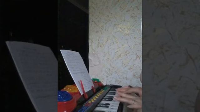 Белые розы на детском пианино смотреть онлайн