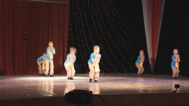 Мужская танцевальная группа "Ухари"-Дружба смотреть онлайн