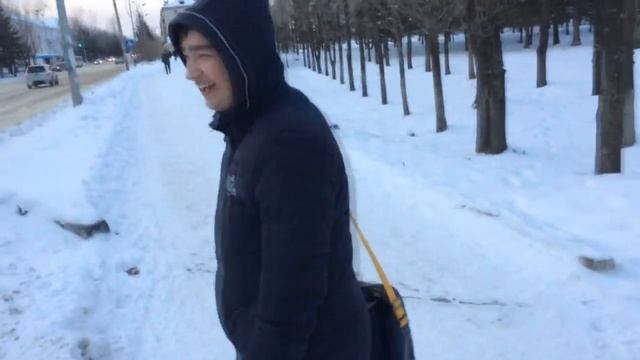 VLOG |Как купить лимонад за 1 рубль.Получили первую ЗАРПЛАТУ.Как правильно зимой носить рюкзак смотреть онлайн