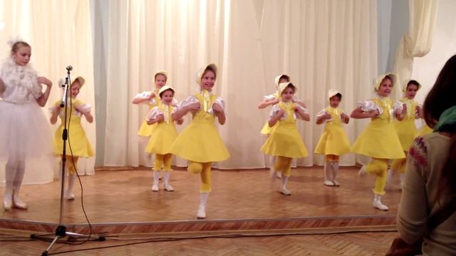 Танец "Цыплятки". смотреть онлайн