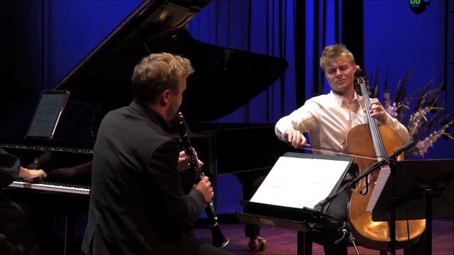 Beethoven - Clarinet trio "Gassenhauer" op. 11 смотреть онлайн