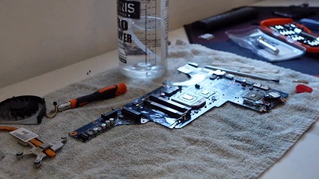 I Found This HP G7 in The Trash, Lets Restore it! смотреть онлайн