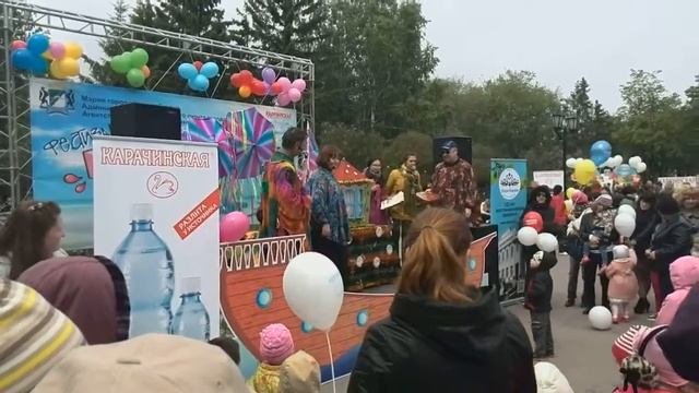 Copy of 1 Июня. День защиты детей. Дарим детям подарки. смотреть онлайн