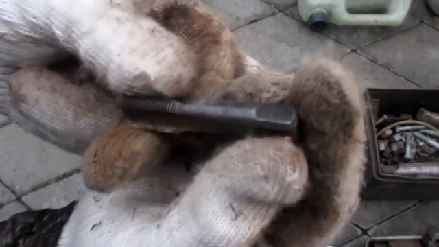 Ништяки из чермета - метчики, плашки, сверла, развертки, резцы смотреть онлайн