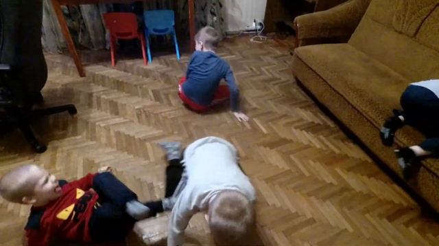 Готовим детей к школе.Настя пришла.Испортила цветы удобрением.14.02.2021.Абхазия.Сухум. смотреть онлайн