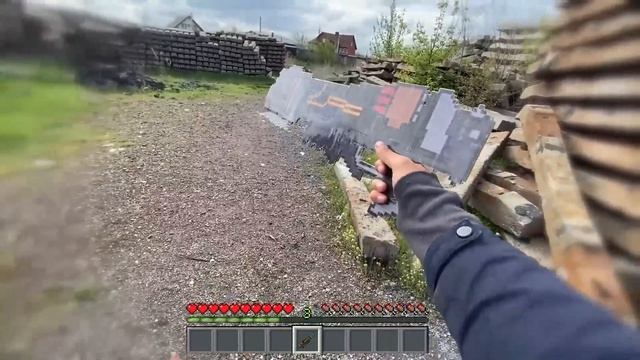 Minecraft In Real Life POV -  DIAMOND CAVE In Realistic Minecraft En La Vida Real 創世神第一人稱真人版