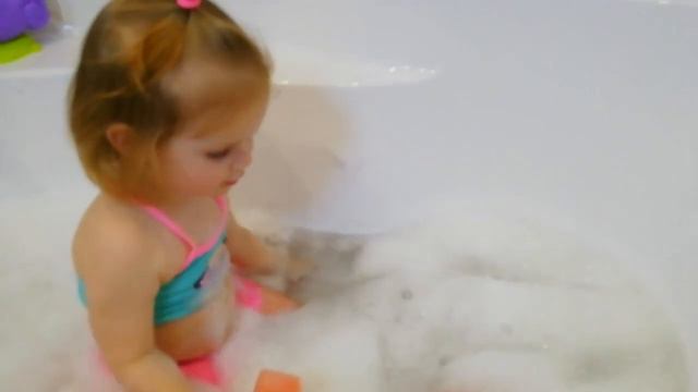 София как мама .Маленькая София играет с куклой.Little Sofia play.Baby.Видео для детей. смотреть онлайн