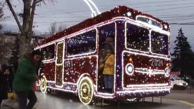 Новогодний наряд для Симферополя смотреть онлайн