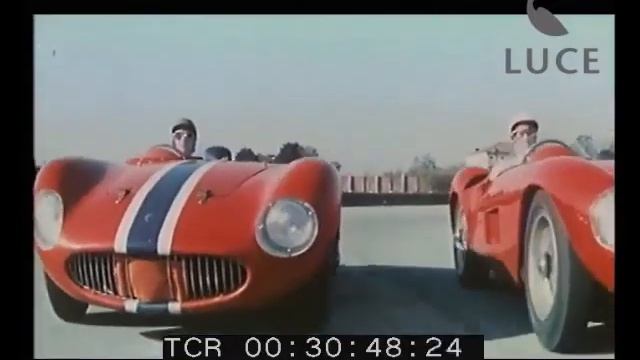 Moss & Collins on Ferrari 290 MM and Lancia D50 (Modena, 1956) смотреть онлайн