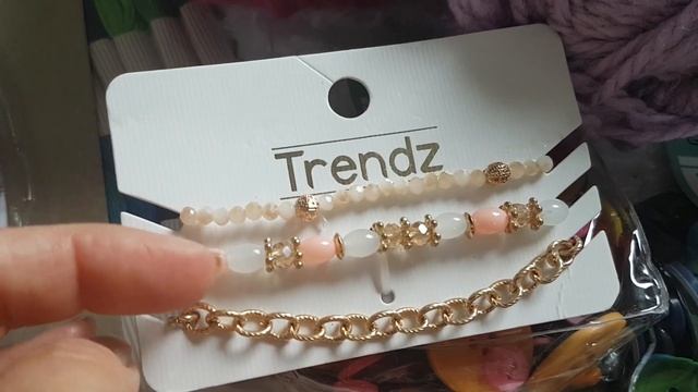 Шопинг,купила нитки??,витрины,что купила, и подарили на борахолке? смотреть онлайн