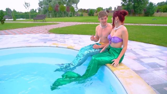 Dating Four Girls At Once! Who Will Date The School’s Crush