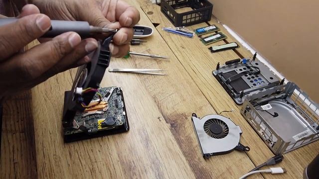 DIY - Replacing Cooling fan on the Intel NUC mini PC смотреть онлайн