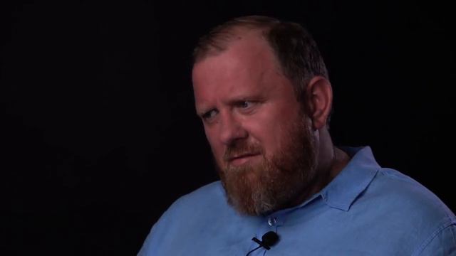 ШЕФ-ПОВАР. Зачем маленькое блюдо кладут на огромную тарелку? смотреть онлайн