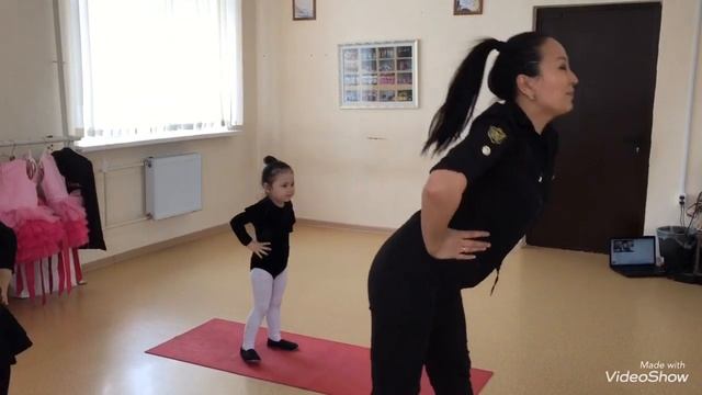 Видео урок тренировок в домашних условиях для мамы и дочи 1 часть смотреть онлайн