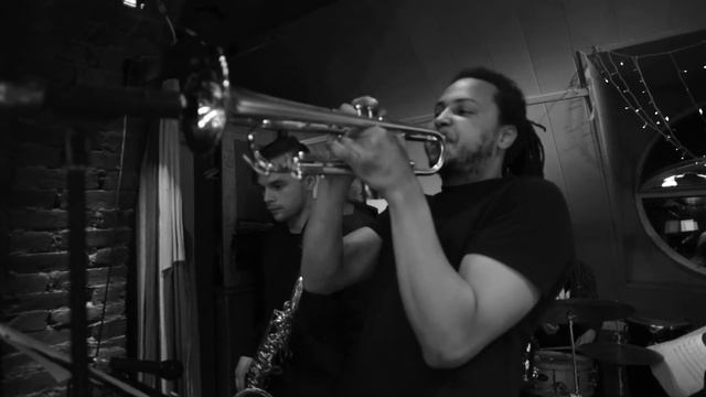 Evolution Solo Weekend: DNK 6tet feat. Dennis Adu смотреть онлайн