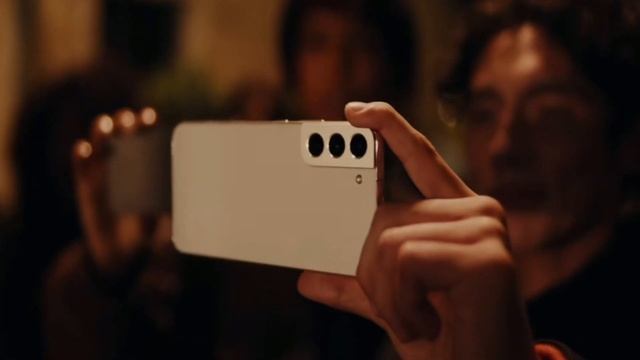 Samsung Galaxy S22 Review Small But Powerful | Galaxy S22 Price In Pakistan | Snapdragon 8 Gen 1 смотреть онлайн