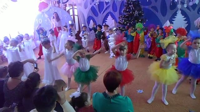 Дай Бог нашим деткам мирной жизни смотреть онлайн
