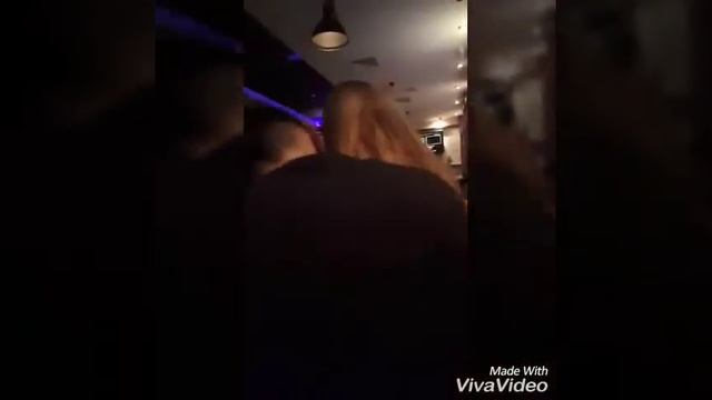 Тусим с друзьями на корпоративе?