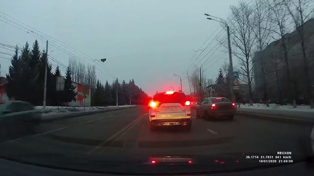 Курск.19.01.2020.наглая старуха за рулем.часть 2. смотреть онлайн