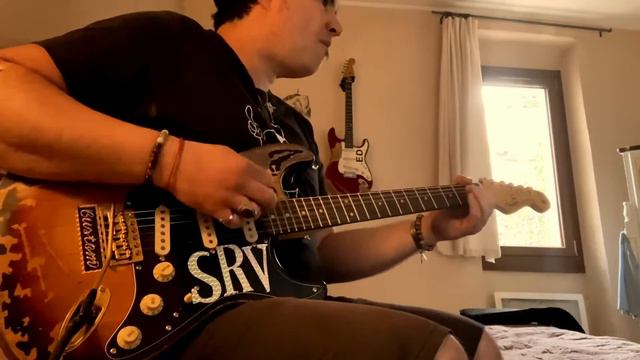 Quick Demo of my SRV Number One Replica with « Texas Legend » Pickups. смотреть онлайн