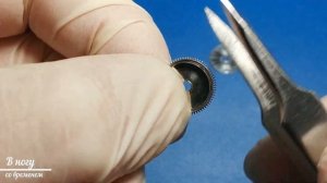 Как легко и просто вставить пружину в барабан наручных часов.