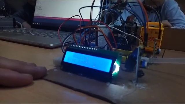 STEAM dərsi. Arduino proqramı əsasında C++ kodlasdirma aparmaqla maşın park sisteminin qurulması. смотреть онлайн