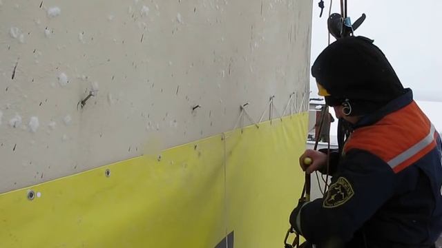 Монтаж баннера бригадой Альпмонтаж. смотреть онлайн