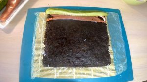 Роллы с красной рыбой и огурцом. Готовим дома просто и быстро.