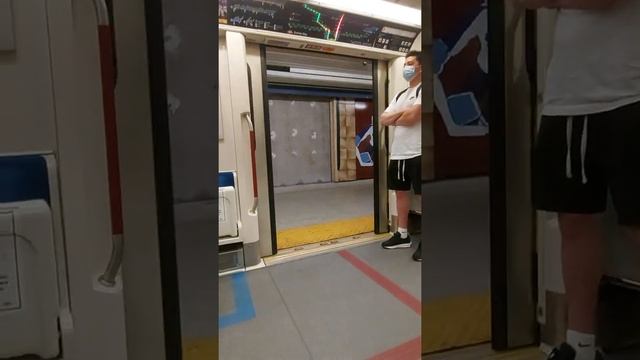 метро в Торонто. смотреть онлайн