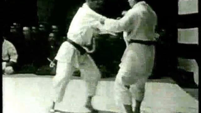 Judo Randori 1922 - Sandan (三段) vs. Rokudan (六段) смотреть онлайн