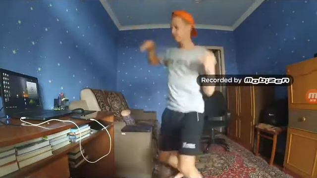 Самый угерный танец 17года 😂😁😀☺😎🙌 смотреть онлайн