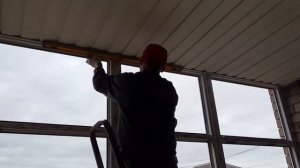 Установка пластиковой конструкции с дверью размером 3*3м, своими руками!