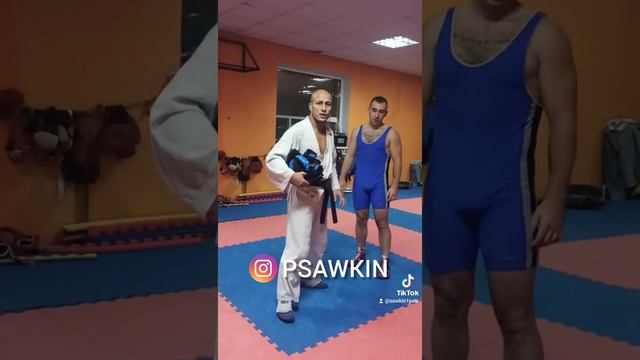 БОРЕЦ - КЛАССИК НАКАЗАЛ ЛЫСОГО ТРЕНЕРА!