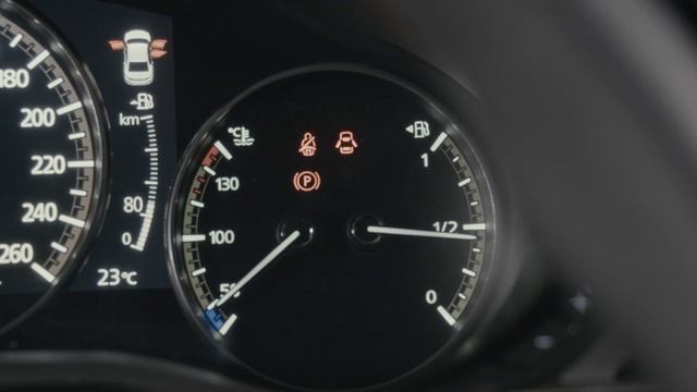 Mazda 3 | Monika Marroquin смотреть онлайн