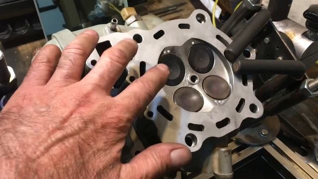 Китайский 600 кубовый квадрик, ремонт ГБЦ и поршневой. смотреть онлайн