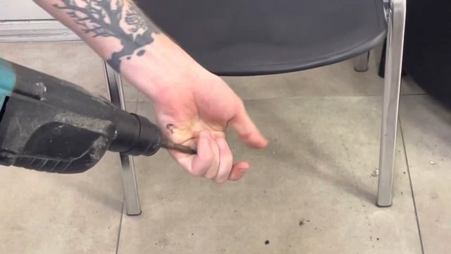 Перфоратор Makita не работает реверс смотреть онлайн