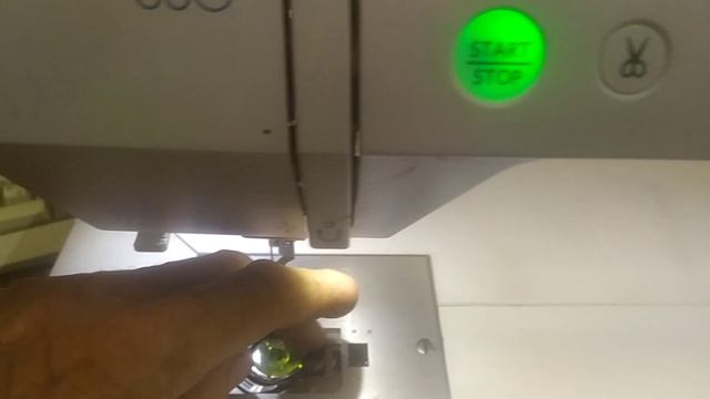 Программирование шпульки Janome 500 смотреть онлайн