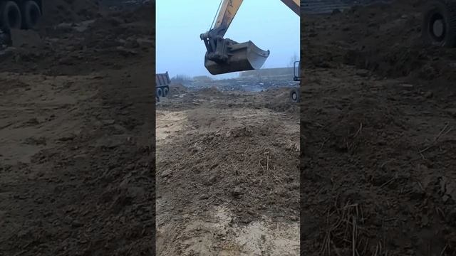 Поднимаем участок привозным грунтом. смотреть онлайн