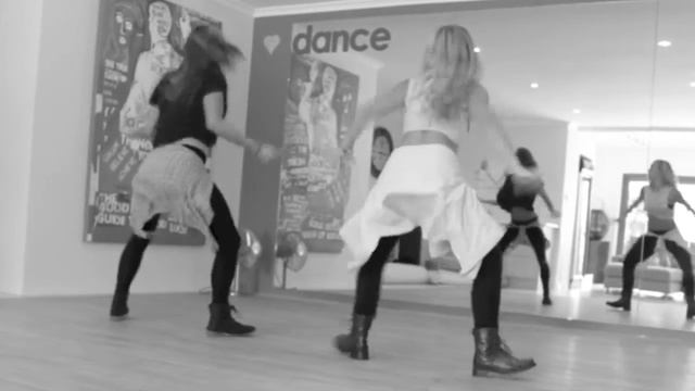 Girl Gone Wild Choreography- Liv & Ally смотреть онлайн