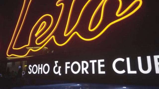 Изготовление и монтаж неоновой фотозоны «The Leto» для вечеринки у бассейна смотреть онлайн