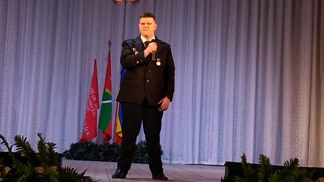 А река течет -кавер смотреть онлайн