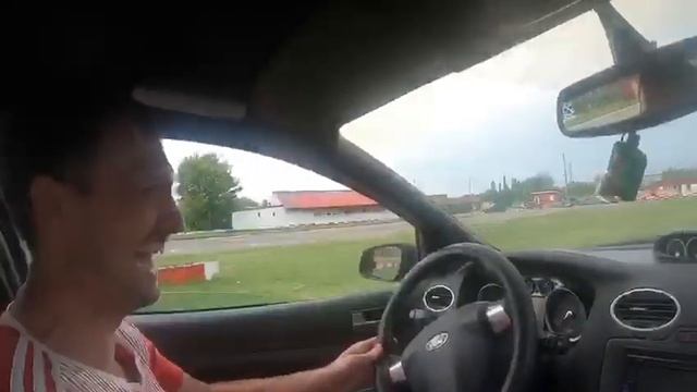 Форд фокус 2 ст на треке в Усть-Лабинске. смотреть онлайн