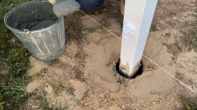 Как сделать забор на загородном участке?