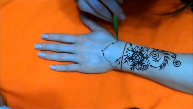 как за 20 мин нарисовать хной цветы MEHNDI (для начинающих) смотреть онлайн