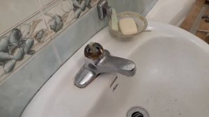 Замена картриджа в смесителе.