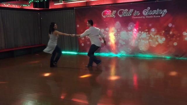 웨스트 코스트 스윙 댄스 데모 Diego & Jessica - West Coast Swing demo - 2015 Korea WCS Event Fall, Fall in Swin смотреть онлайн
