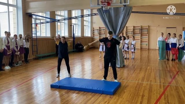 Комплекс упражнений с гирей для девушек и силовое жонглирование для мальчиков. смотреть онлайн