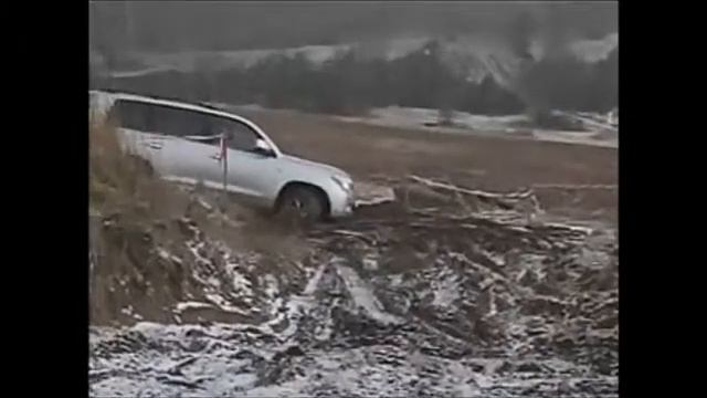 Toyota Land Cruiser смотреть онлайн