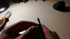 Как снять кольцо с колеса при сборке геймерского кресла.